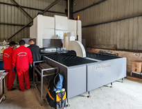 91午夜视频斥巨资购进业内先进智能柔性折弯设备